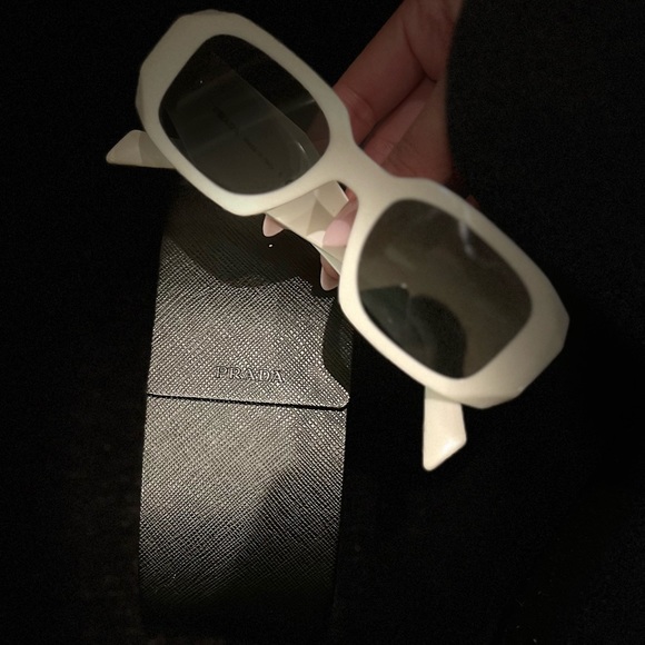 Prada Symbole Sunglasses SPR17W - Picture 9 of 13